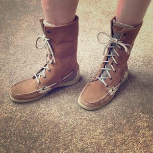 Sperry Top Sider lace up boot
